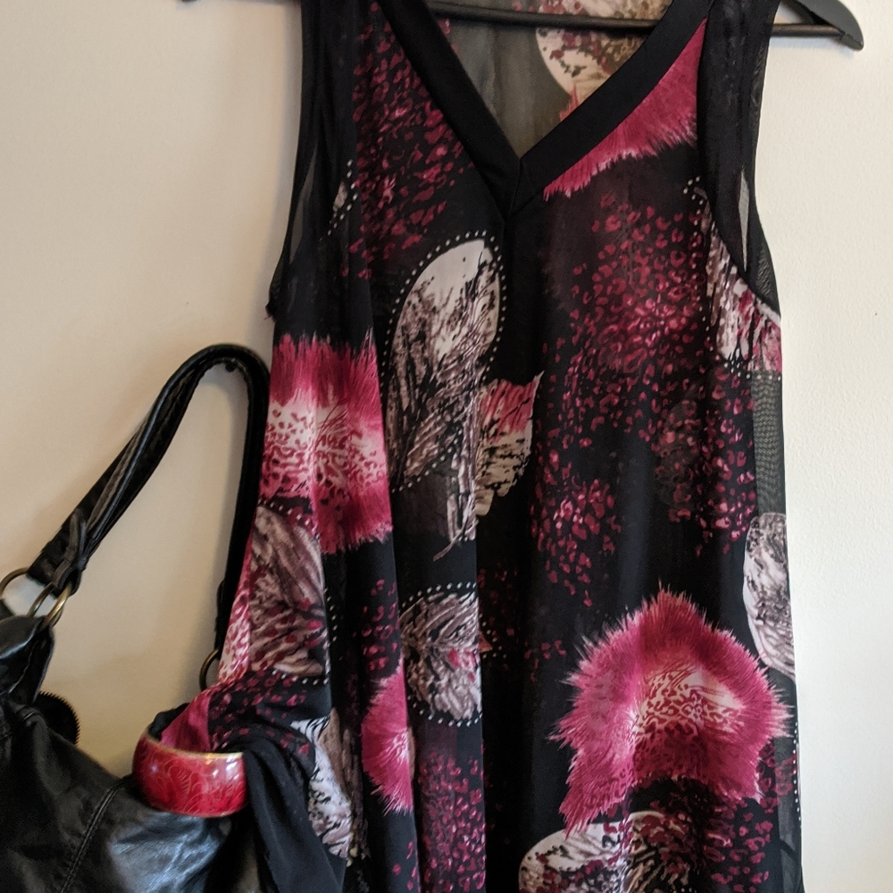Beautiful Wanderlust sleeveless blouse m/L